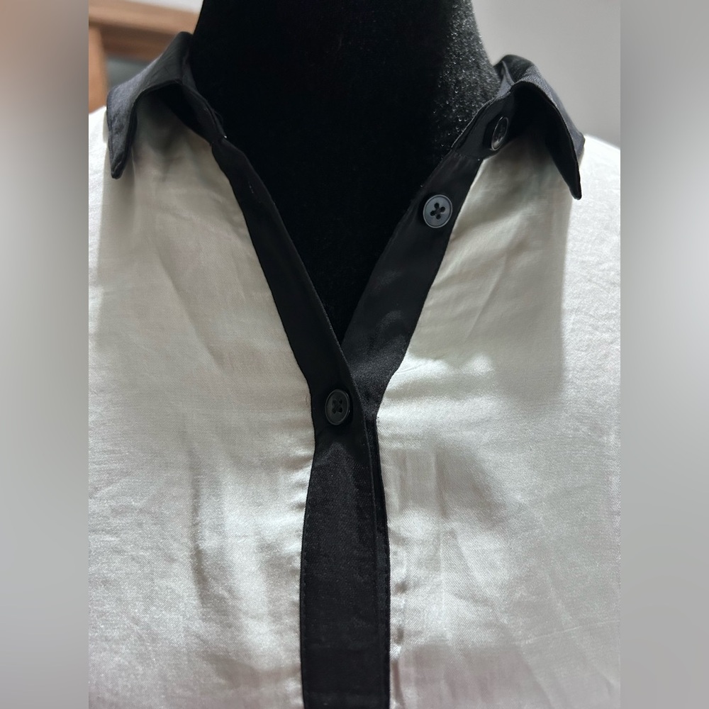 H&M Ivory Blouse with Black Accents - Picture 3 of 6